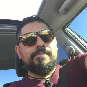 Meet your Posher, Moises